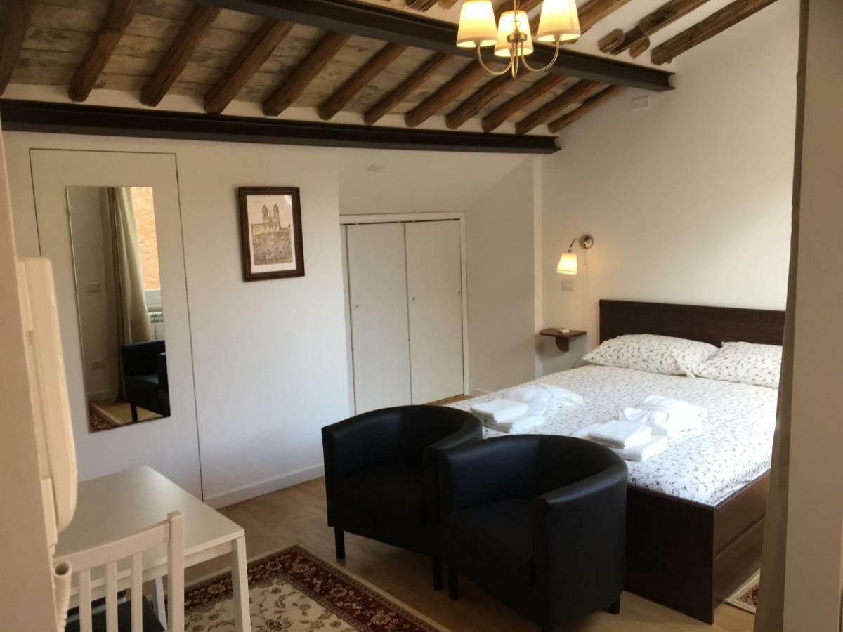 Montoro 15 Attic